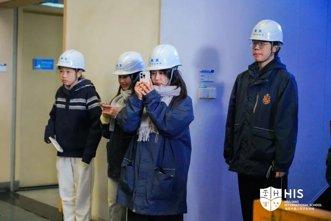 Cross-cultural exchange during the Hailiang practice trip